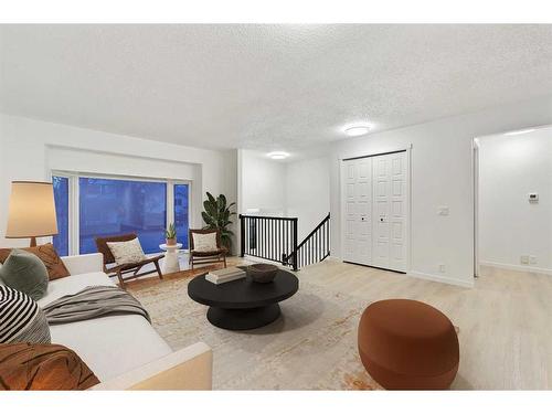 36 Abadan Crescent Ne, Calgary, AB - Indoor Photo Showing Living Room