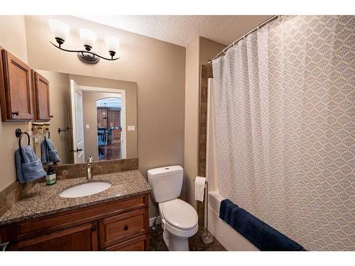 520 Harrison Court, Crossfield, AB - Indoor Photo Showing Bathroom