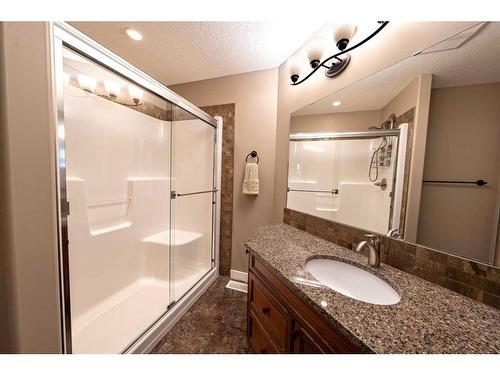 520 Harrison Court, Crossfield, AB - Indoor Photo Showing Bathroom