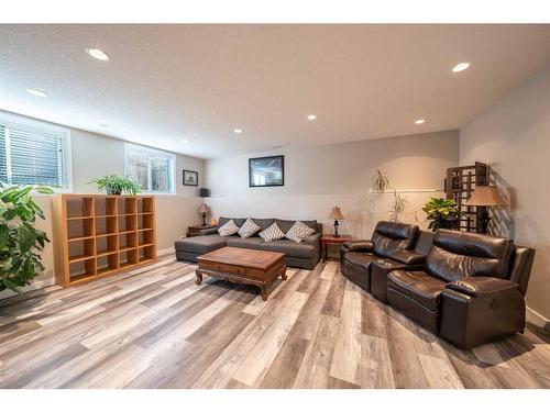 520 Harrison Court, Crossfield, AB - Indoor