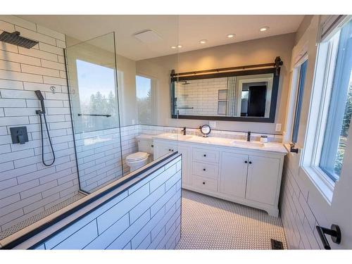 15 Elbow River Circle, Rural Rocky View County, AB - Indoor Photo Showing Bathroom