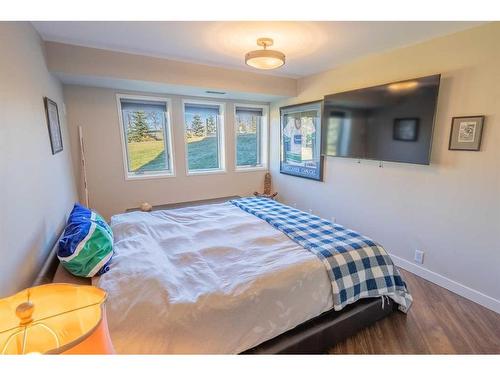 15 Elbow River Circle, Rural Rocky View County, AB - Indoor Photo Showing Bedroom