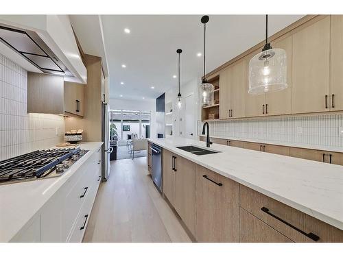 2528 4 Avenue Nw, Calgary, AB - Indoor Photo Showing Kitchen With Double Sink With Upgraded Kitchen