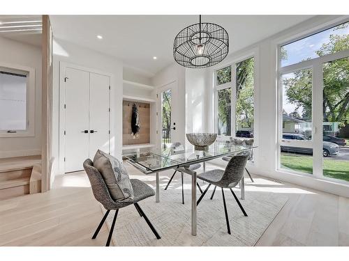 2528 4 Avenue Nw, Calgary, AB - Indoor Photo Showing Dining Room