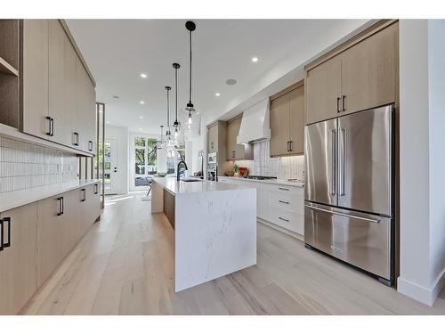 2528 4 Avenue Nw, Calgary, AB - Indoor Photo Showing Kitchen With Stainless Steel Kitchen With Upgraded Kitchen