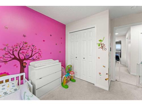 221 Hillcrest Road, Airdrie, AB - Indoor Photo Showing Bedroom