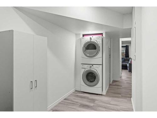 221 Hillcrest Road, Airdrie, AB - Indoor Photo Showing Laundry Room