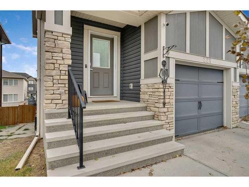 221 Hillcrest Road, Airdrie, AB - Outdoor