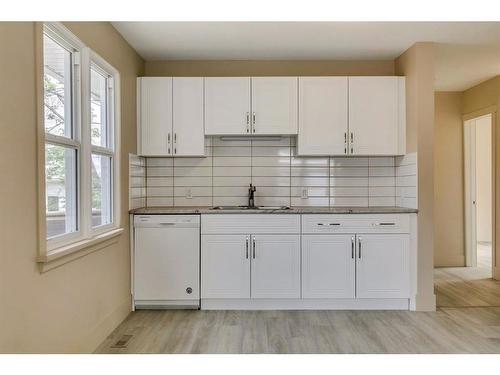 204 Windsor Avenue, Diamond Valley, AB - Indoor Photo Showing Kitchen