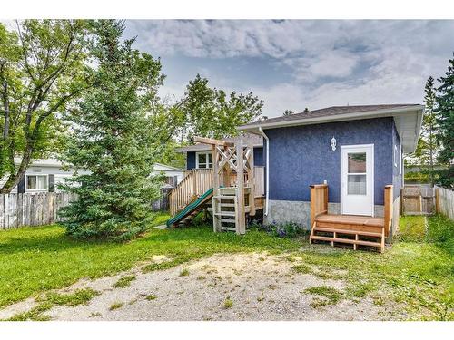 204 Windsor Avenue, Diamond Valley, AB - Outdoor