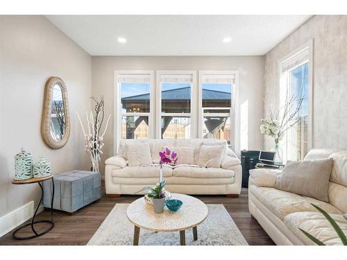 248 Marquis Heights Se, Calgary, AB - Indoor Photo Showing Living Room