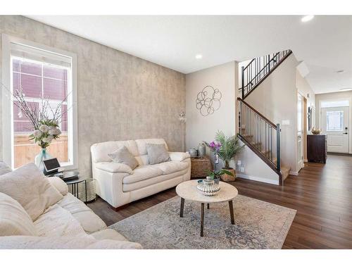 248 Marquis Heights Se, Calgary, AB - Indoor Photo Showing Living Room