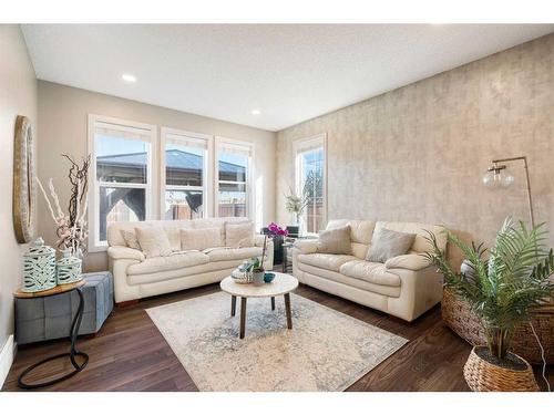 248 Marquis Heights Se, Calgary, AB - Indoor Photo Showing Living Room