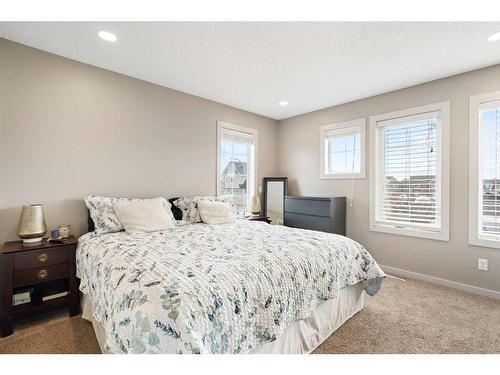 248 Marquis Heights Se, Calgary, AB - Indoor Photo Showing Bedroom