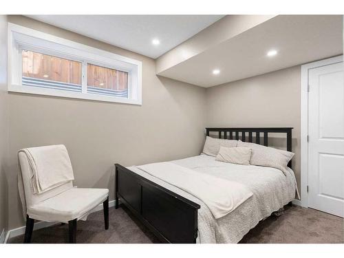 248 Marquis Heights Se, Calgary, AB - Indoor Photo Showing Bedroom