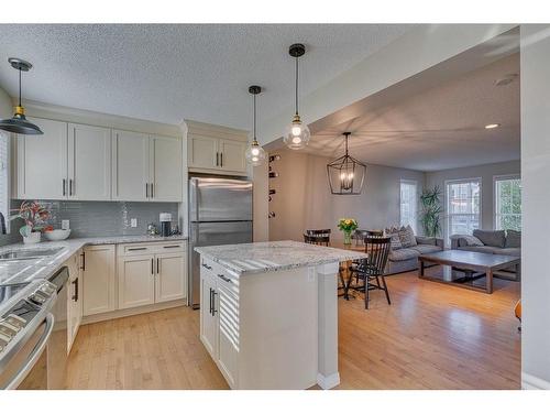 82 Auburn Crest Place Se, Calgary, AB - Indoor Photo Showing Kitchen With Upgraded Kitchen