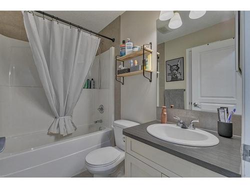 82 Auburn Crest Place Se, Calgary, AB - Indoor Photo Showing Bathroom