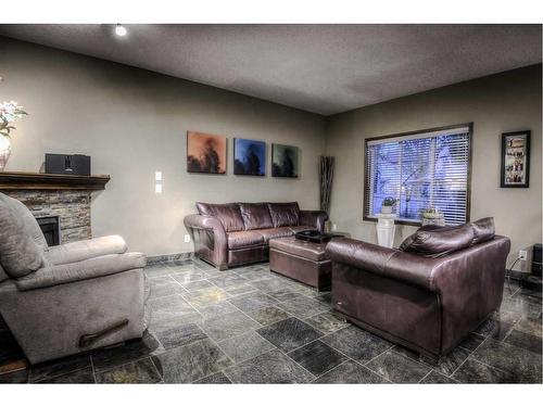 57 Eversyde Manor Sw, Calgary, AB - Indoor Photo Showing Living Room