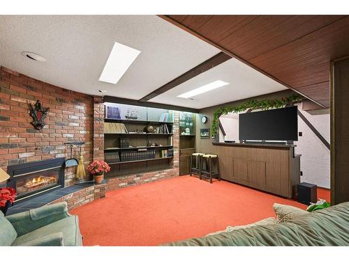 2815 14 Avenue Nw, Calgary, AB - Indoor With Fireplace