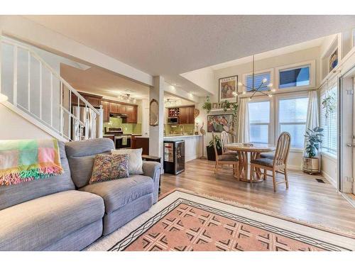 11 Bridlecrest Place Sw, Calgary, AB - Indoor Photo Showing Living Room