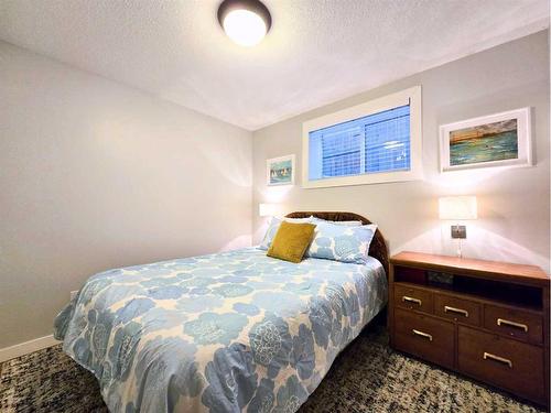 11 Bridlecrest Place Sw, Calgary, AB - Indoor Photo Showing Bedroom