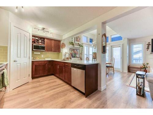 11 Bridlecrest Place Sw, Calgary, AB - Indoor Photo Showing Kitchen