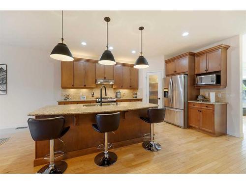 140 41 Avenue Nw, Calgary, AB - Indoor Photo Showing Kitchen With Upgraded Kitchen