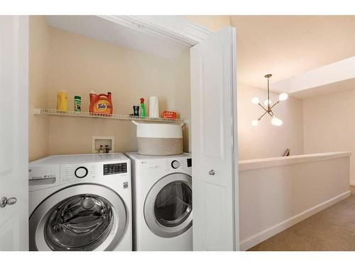 140 41 Avenue Nw, Calgary, AB - Indoor Photo Showing Laundry Room