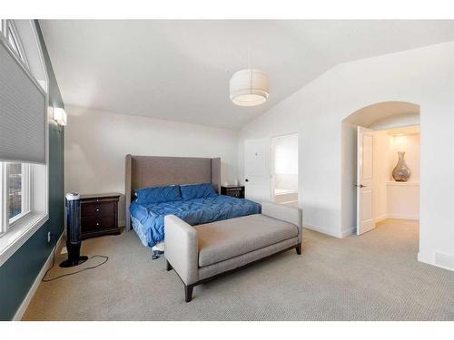 140 41 Avenue Nw, Calgary, AB - Indoor Photo Showing Bedroom