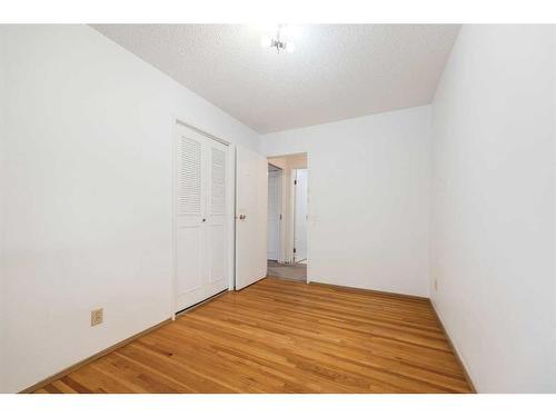 32 Allandale Close Se, Calgary, AB - Indoor Photo Showing Other Room