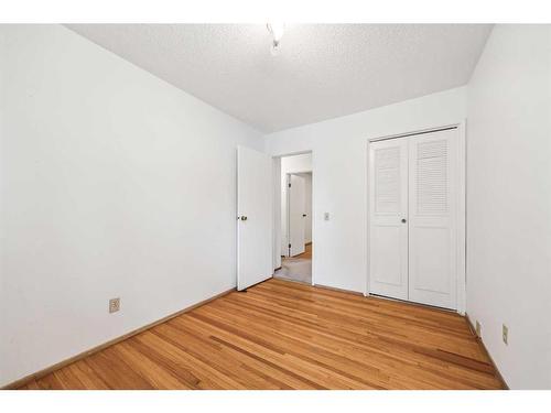 32 Allandale Close Se, Calgary, AB - Indoor Photo Showing Other Room