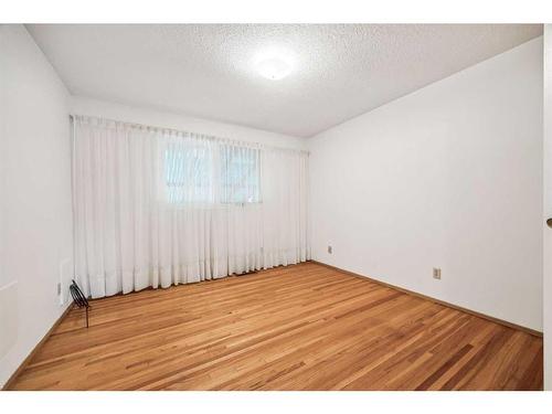 32 Allandale Close Se, Calgary, AB - Indoor Photo Showing Other Room