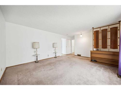 32 Allandale Close Se, Calgary, AB - Indoor Photo Showing Other Room