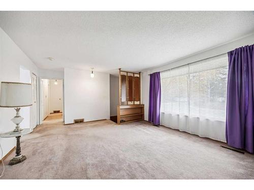 32 Allandale Close Se, Calgary, AB - Indoor Photo Showing Other Room