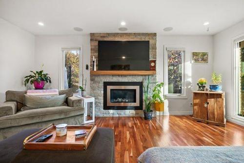 404 129 Avenue Se, Calgary, AB - Indoor Photo Showing Living Room With Fireplace