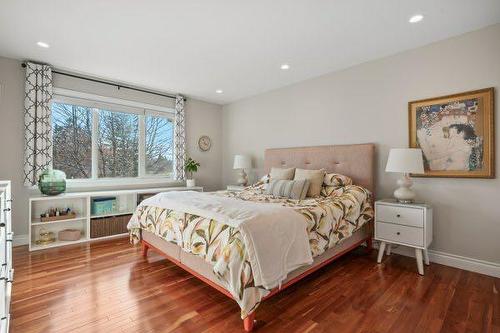 404 129 Avenue Se, Calgary, AB - Indoor Photo Showing Bedroom