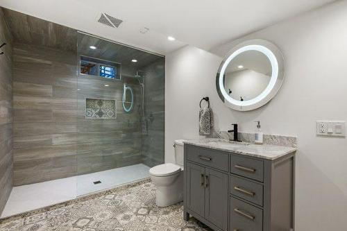 404 129 Avenue Se, Calgary, AB - Indoor Photo Showing Bathroom