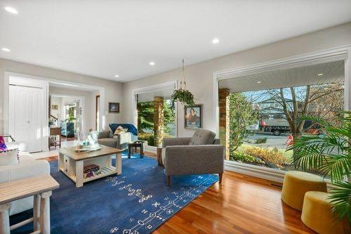 404 129 Avenue Se, Calgary, AB - Indoor Photo Showing Living Room