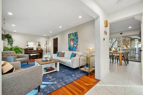 404 129 Avenue Se, Calgary, AB - Indoor Photo Showing Living Room