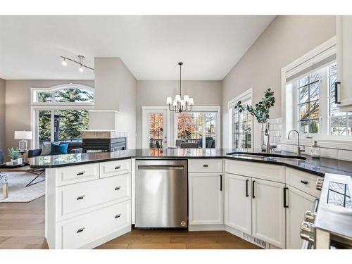 2 Simcrest Grove Sw, Calgary, AB - Indoor Photo Showing Kitchen