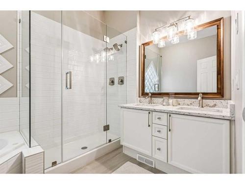 2 Simcrest Grove Sw, Calgary, AB - Indoor Photo Showing Bathroom