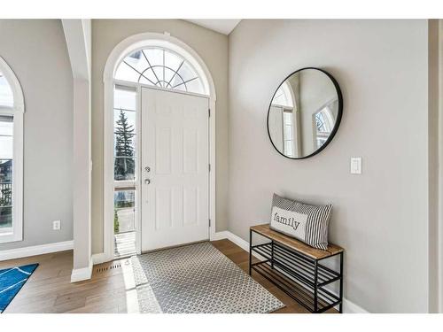 2 Simcrest Grove Sw, Calgary, AB - Indoor Photo Showing Other Room