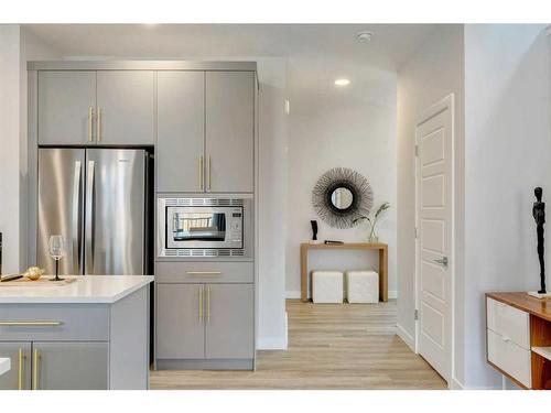 170 Saddlebred Place, Cochrane, AB - Indoor Photo Showing Kitchen