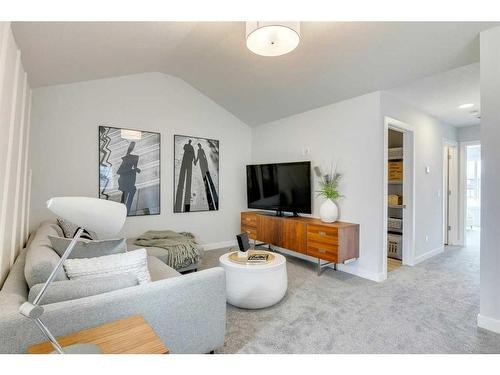 170 Saddlebred Place, Cochrane, AB - Indoor Photo Showing Living Room