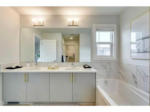 170 Saddlebred Place, Cochrane, AB - Indoor Photo Showing Bathroom