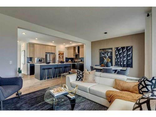 17 Cliff Street, Okotoks, AB - Indoor Photo Showing Living Room