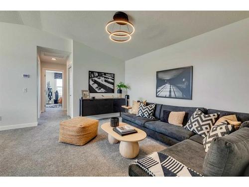 17 Cliff Street, Okotoks, AB - Indoor Photo Showing Living Room