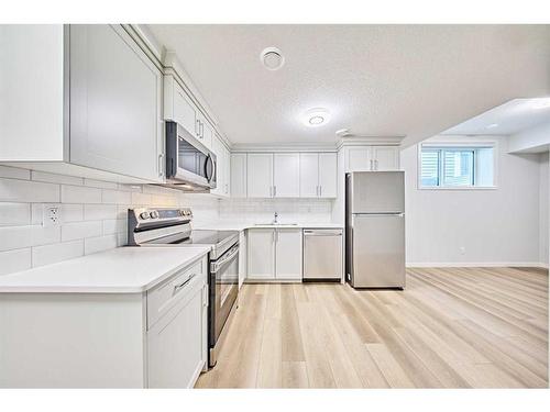 67 Seton Villas Se, Calgary, AB - Indoor Photo Showing Kitchen