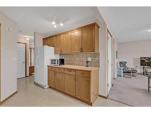 173 Coral Springs Court Ne, Calgary, AB - Indoor Photo Showing Kitchen