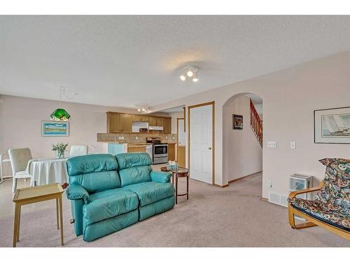 173 Coral Springs Court Ne, Calgary, AB - Indoor Photo Showing Living Room